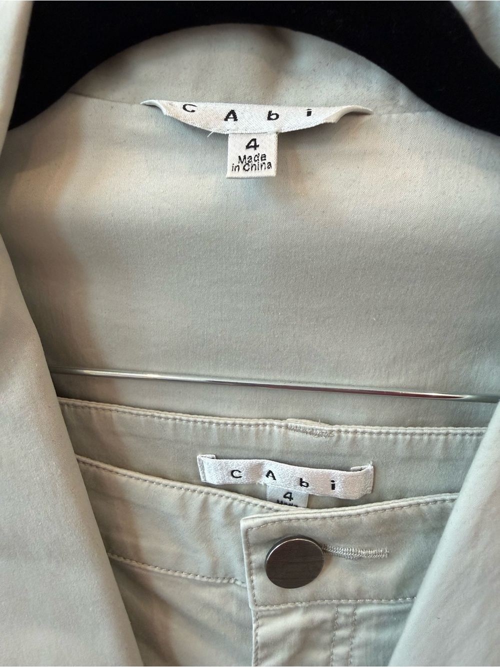 CAbi Cream Short Sleeve Belted Trench Jacket Size 4 (also have matching pants) - Picture 6 of 7